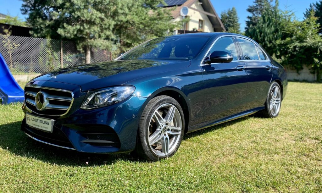 Mercedes_E_head-min